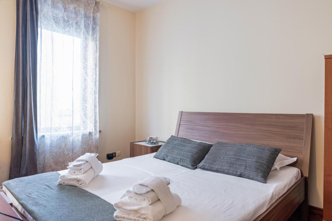 Break Apartment *